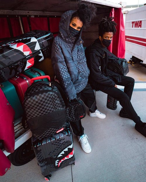 3AM SHARKNAUTICS 22ƒ?� CARRY-ON LUGGAGE