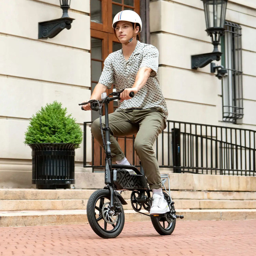 Jetson - J5 eBike with 30 miles Max Operating Range & 15 mph Max Speed - Black - Excellent Condition