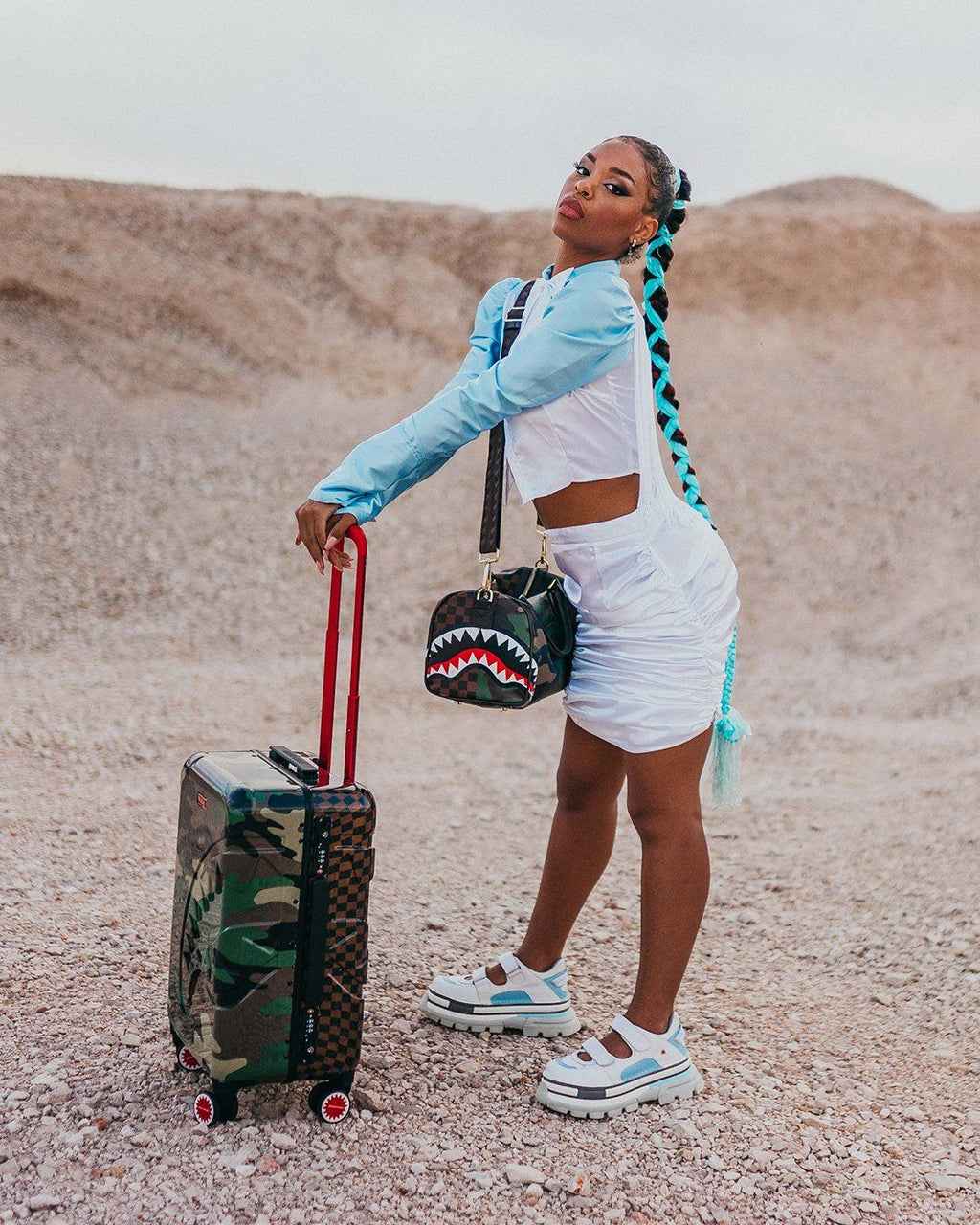 JUNGLE PARIS 21.5ƒ?� CARRY-ON SHARKITECTURE LUGGAGE