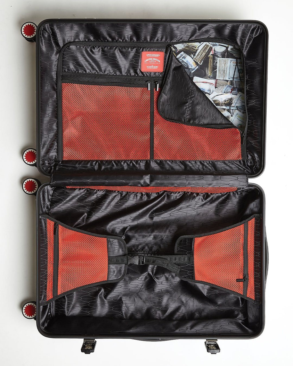 JUNGLE PARIS 29.5ƒ?� FULL-SIZE SHARKITECTURE LUGGAGE