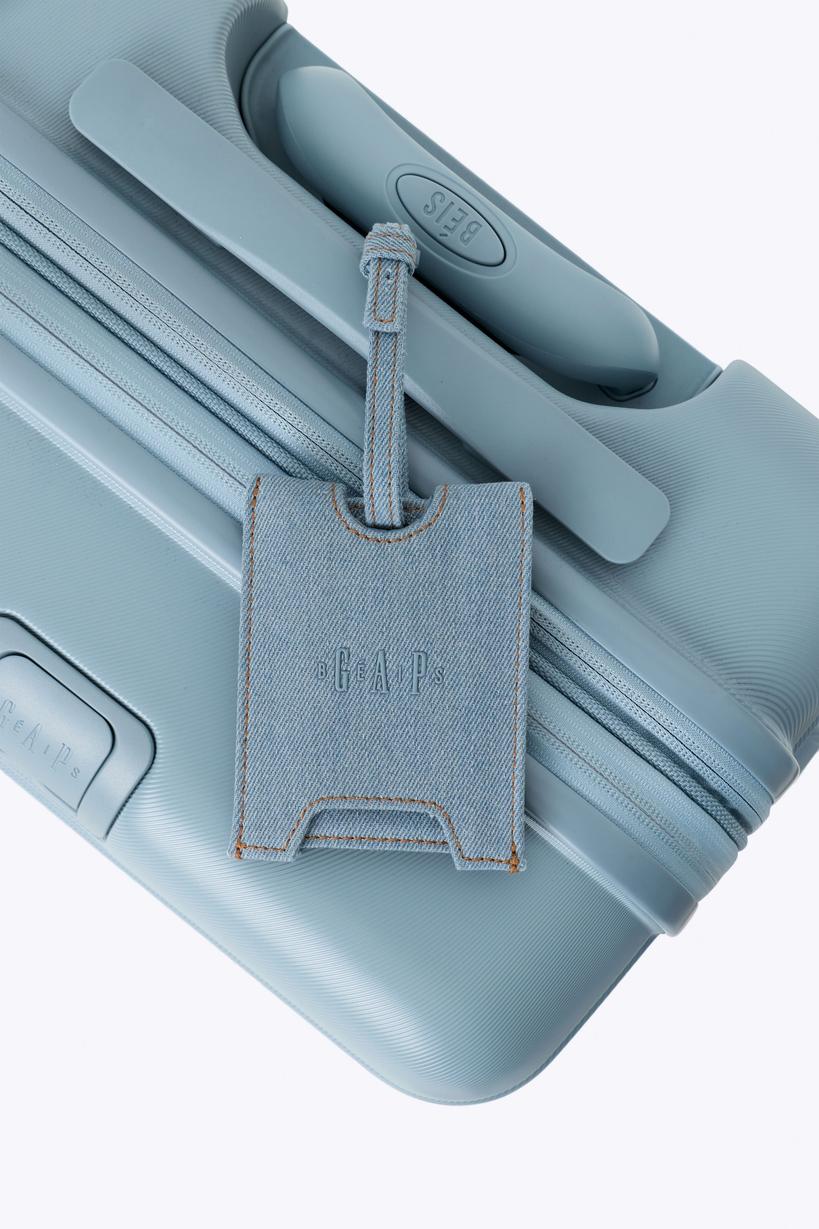 Gap x B??IS The Passport & Luggage Tag Set in Denim Blue