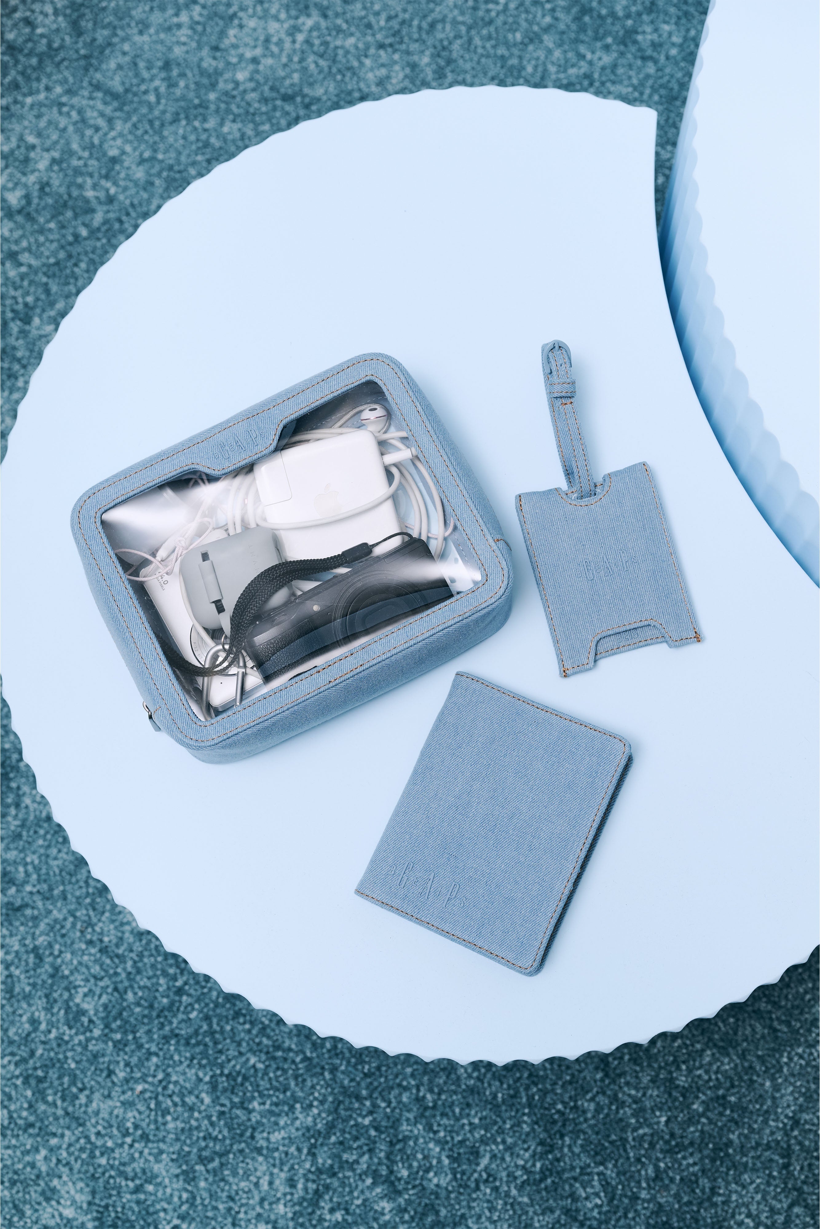 Gap x B??IS The Passport & Luggage Tag Set in Denim Blue