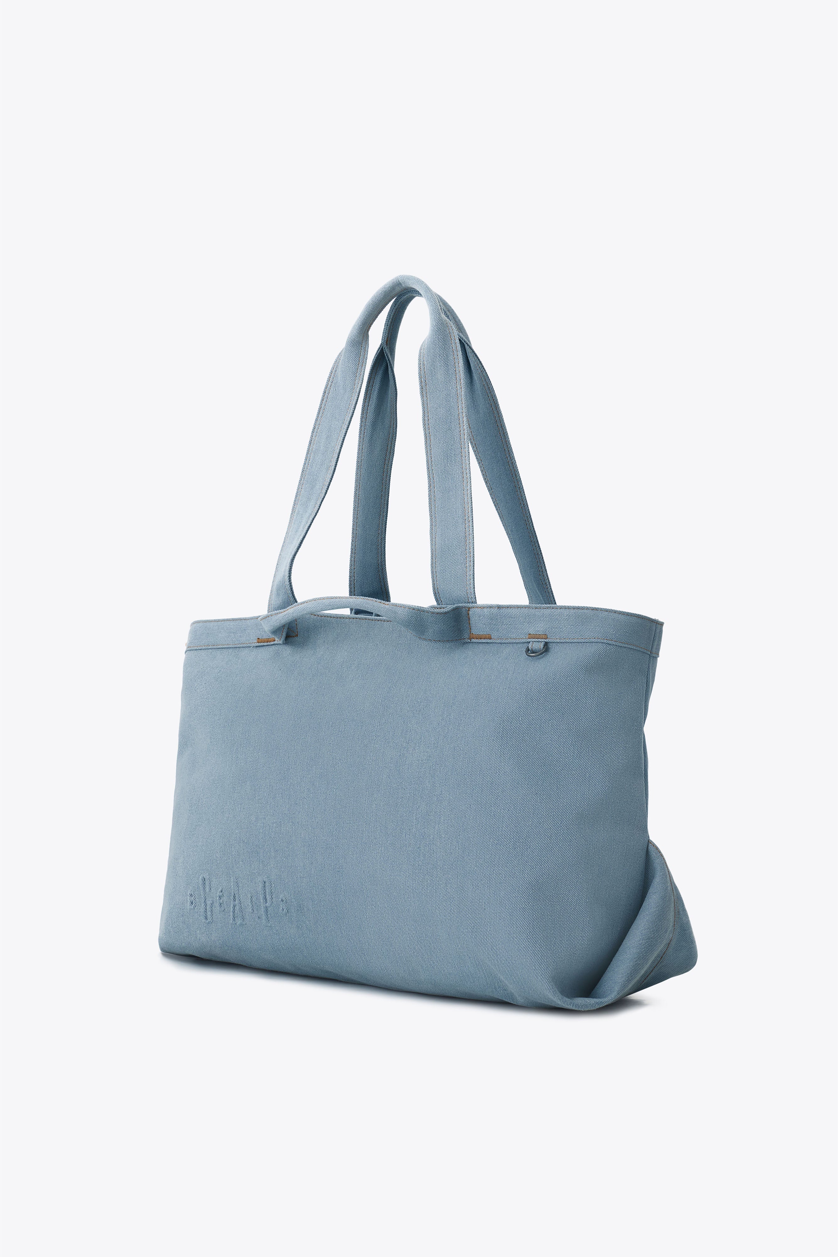 Gap x B??IS The Travel Tote in Denim Blue